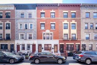 32 Hampton Pl in Brooklyn, NY - Building Photo - Building Photo