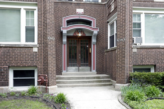 6565 N Glenwood Ave in Chicago, IL - Building Photo - Building Photo