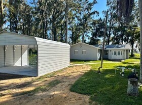 19 Windy Point Rd in Lake Placid, FL - Building Photo