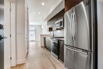 3355 Overland Ave, Unit 505 in Los Angeles, CA - Building Photo - Building Photo