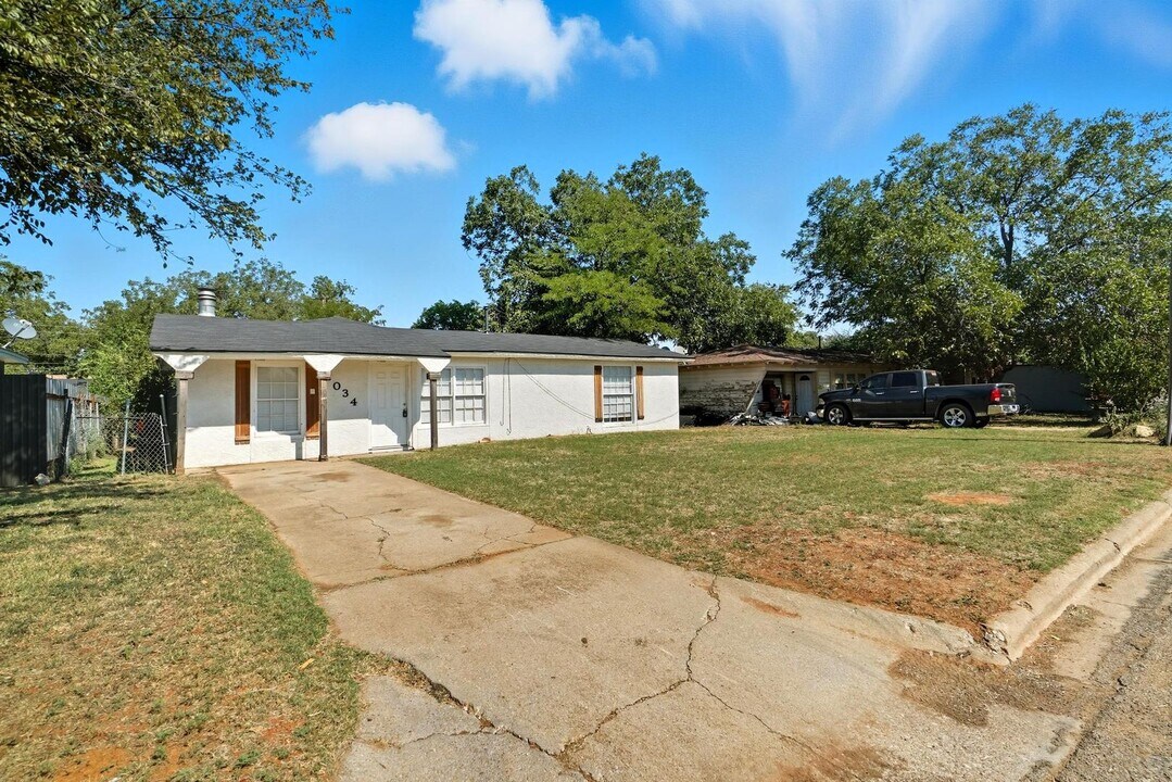 2034 Collins Ave in Abilene, TX - Building Photo