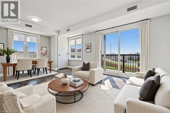 1331 Countrystone Dr in Kitchener, ON - Building Photo - Building Photo