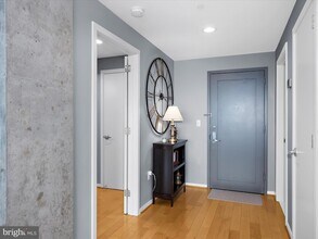 1200 Steuart St, Unit 415 in Baltimore, MD - Building Photo - Building Photo