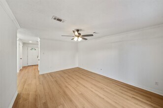 205 Granberry St in Humble, TX - Building Photo - Building Photo