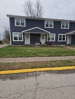 101 W Spring St in Eldridge, IA - Building Photo