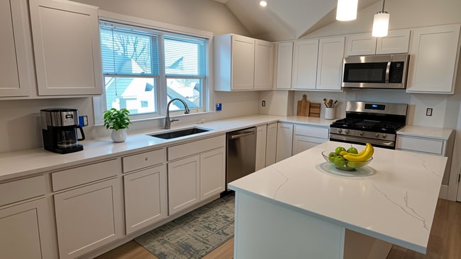 28 Brooks St, Unit 3 in Boston, MA - Building Photo - Building Photo