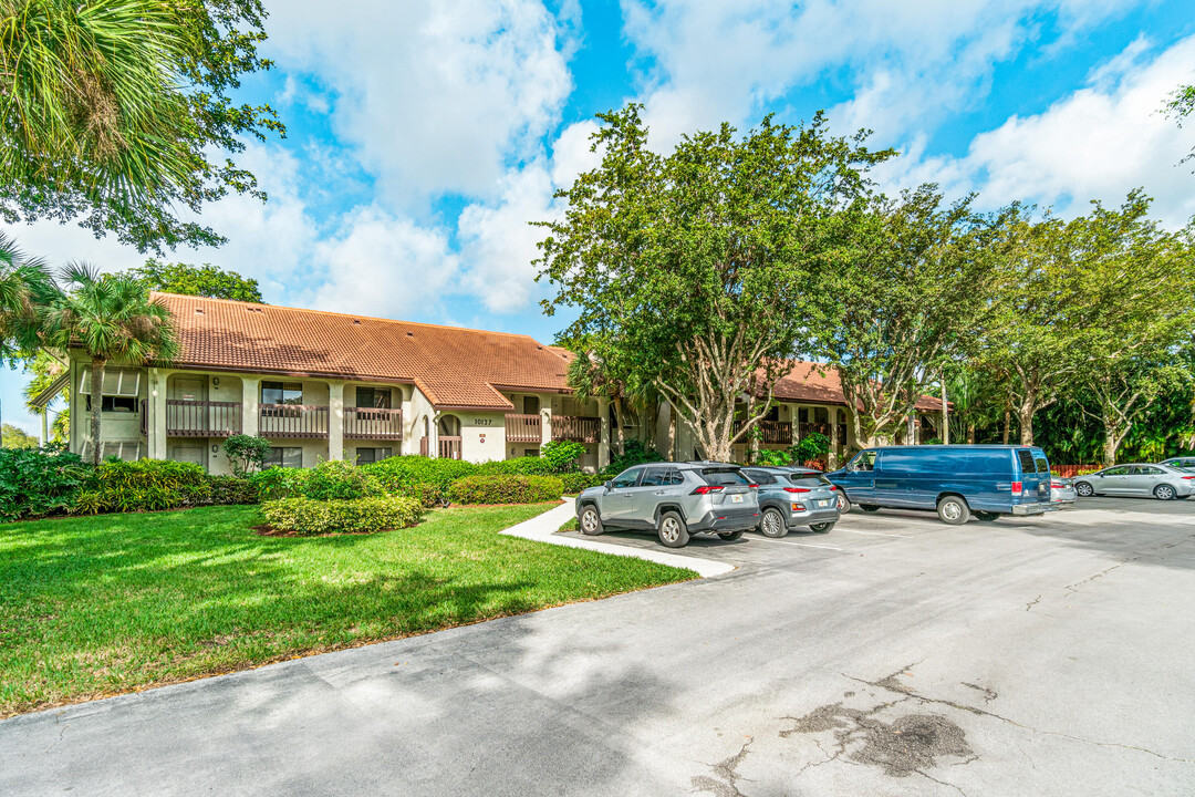 10137 Mangrove Dr in Boynton Beach, FL - Building Photo