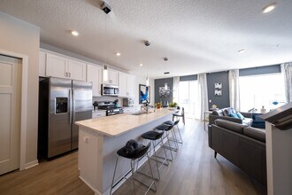 2209 Gateway Curv in North St. Paul, MN - Building Photo - Building Photo