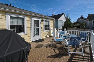 16 Monroe St in Milford, CT - Building Photo - Building Photo