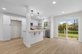 19367 Lucille St in Anderson, CA - Foto de edificio - Building Photo