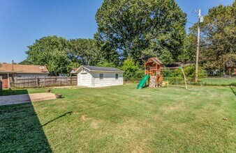8398 Booneville Dr in Southaven, MS - Building Photo - Building Photo