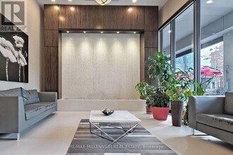 25-1525 Lower Simcoe St in Toronto, ON - Building Photo - Building Photo