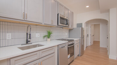 1629 W Virginia Ave NE, Unit 3 in Washington, DC - Building Photo - Building Photo