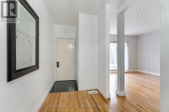 180 Madison Ave in Toronto, ON - Building Photo - Building Photo