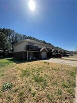 2219 Skyler Dr in Fayetteville, AR - Building Photo