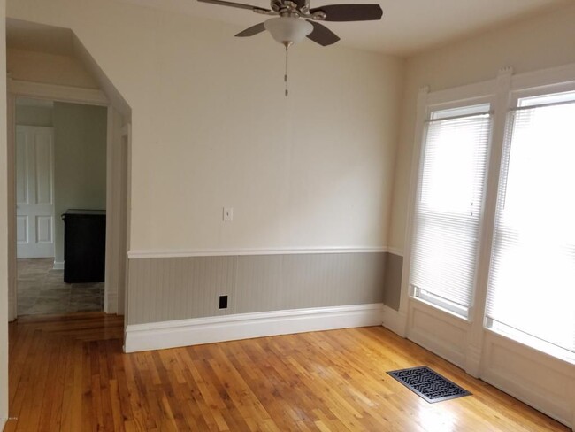 945 Virginia St SE in Grand Rapids, MI - Foto de edificio - Building Photo