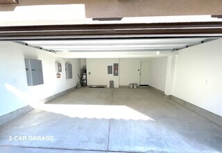 580 Via Chelsea Via in Camarillo, CA - Building Photo - Building Photo