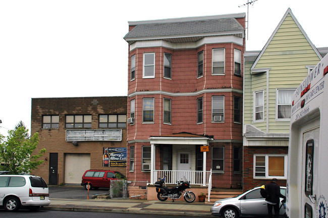 301 Broadway in Bayonne, NJ - Building Photo - Building Photo