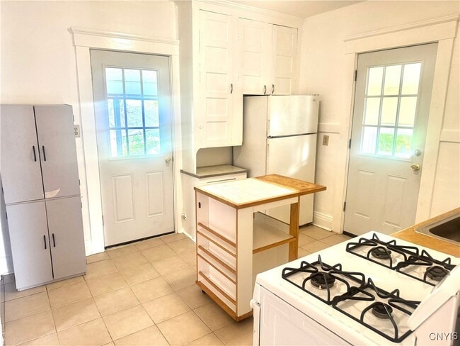 126 Burnet Park Dr in Syracuse, NY - Building Photo - Building Photo
