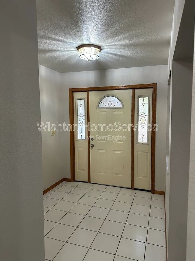 948 Oakview Dr in Macomb, IL - Building Photo - Building Photo