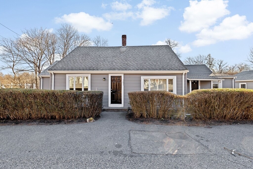 151 Hull St in Cohasset, MA - Building Photo