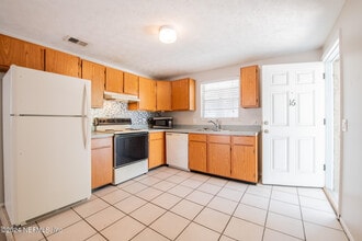1016 2nd St S in Jacksonville Beach, FL - Building Photo - Building Photo