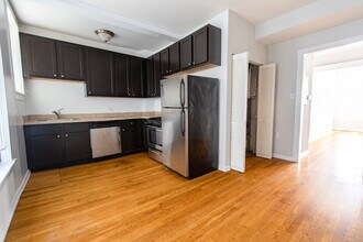 1047 W Montrose Ave in Chicago, IL - Building Photo - Building Photo
