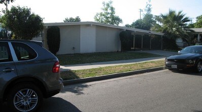 312 N Clark St in Fresno, CA - Foto de edificio - Building Photo