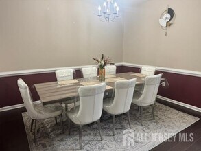 2423 Canterbury Ln in North Brunswick, NJ - Building Photo - Building Photo
