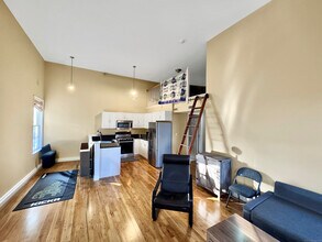 16 Ann St in Norwalk, CT - Foto de edificio - Building Photo
