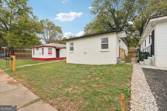 1032 Garibaldi St SW in Atlanta, GA - Building Photo - Building Photo