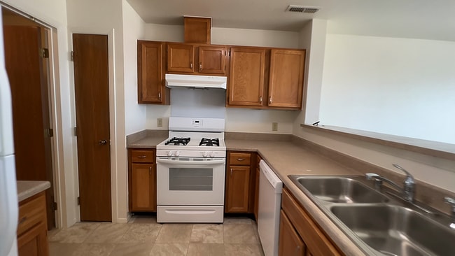 1142 Dakota Dr in Box Elder, SD - Building Photo - Building Photo