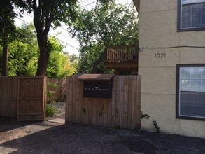 Breeden Apartments in San Antonio, TX - Building Photo - Building Photo