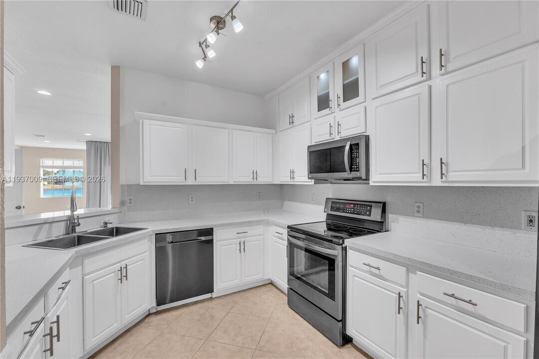 4341 SW 131st Ln in Miramar, FL - Building Photo