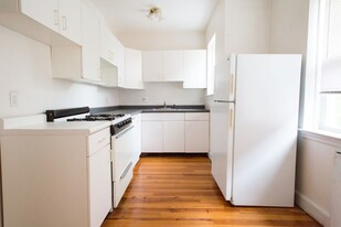 21 Fairbanks St, Unit 33 Apartamentos