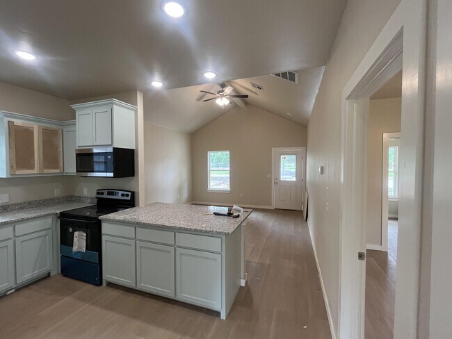 216 N 13th St in Perry, OK - Building Photo - Building Photo