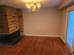 2S663 Ave Normandy E in Oak Brook, IL - Building Photo - Building Photo