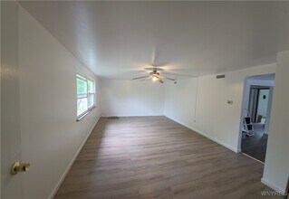 50 Strasbourg Dr in Cheektowaga, NY - Building Photo - Building Photo
