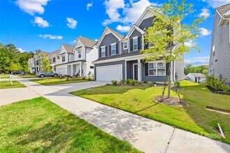 18016 Wilbanks Dr in Charlotte, NC - Building Photo - Building Photo