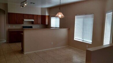 166 E Calle Puente Lindo in Sahuarita, AZ - Building Photo - Building Photo