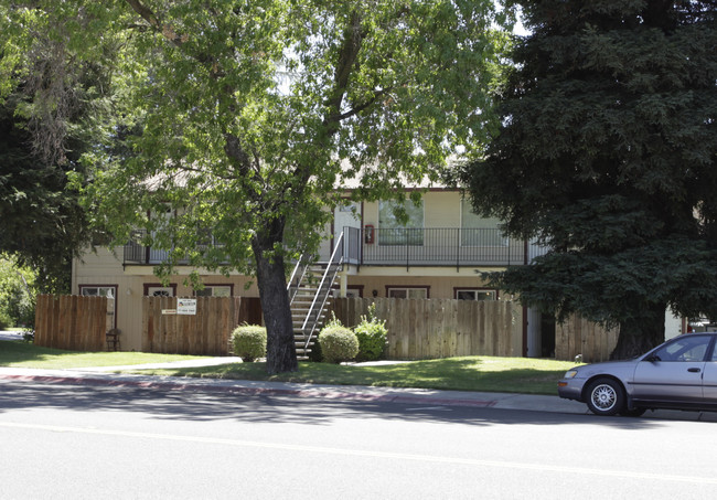 University Gate Apartments in Stockton, CA - Foto de edificio - Building Photo