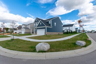 717 Risdon Trail S in Saline, MI - Building Photo - Building Photo