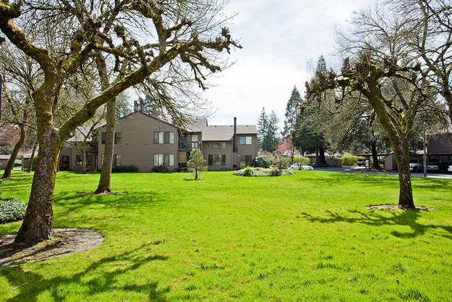 Delta Grove Apartments in Eugene, OR - Foto de edificio - Building Photo