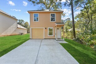 771 Plum Tree Cir in Livingston, TX - Building Photo