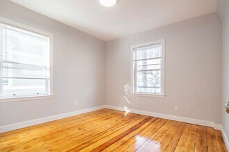 48 Green St, Unit 2 in Boston, MA - Building Photo - Building Photo