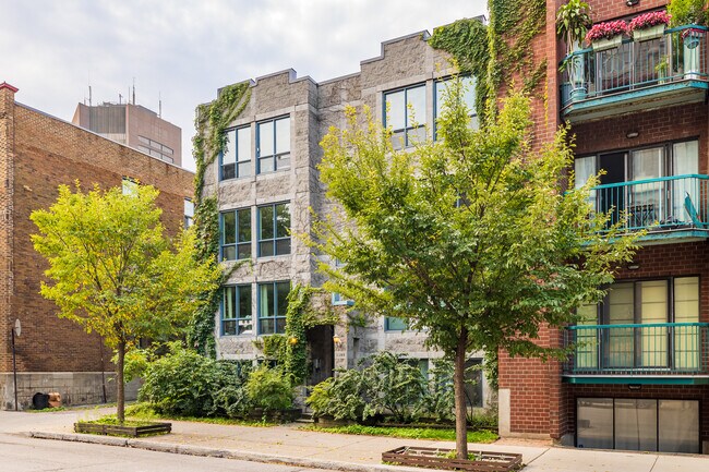 1180 Alexandre-Desève Rue in Montréal, QC - Building Photo - Building Photo