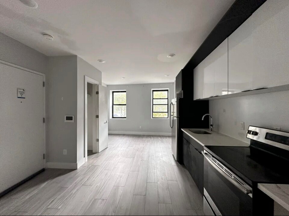 1019 West Side Ave in Jersey City, NJ - Building Photo