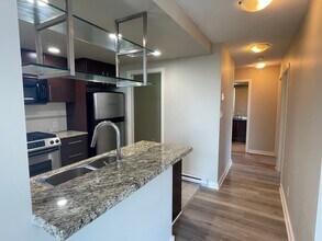 550 Pacific St in Vancouver, BC - Building Photo - Building Photo