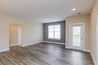 The Flats at Summit Station in South Park, PA - Foto de edificio - Interior Photo