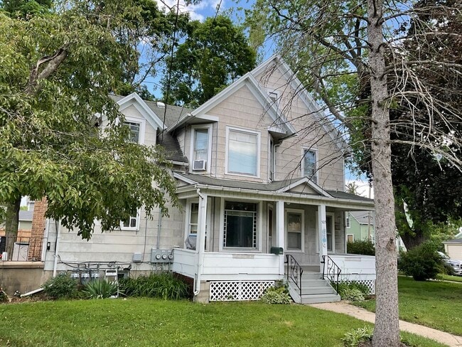 property at 105 N Jefferson St